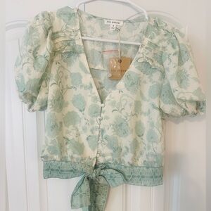 Blu Pepper Mint Floral Crop puff sleeve Blouse size small